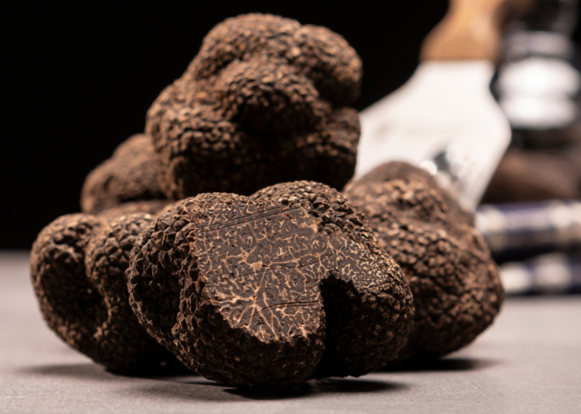 Italian Fresh Black Truffle (Tuber Melanosporum) (per oz)
